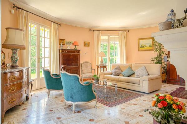 LIEUX UNIQUES ® - PROPRIÉTÉS PRIVÉES - PROPOSE SUPERBE PROPRIETE DE 1980 SUR 4000 M² DE TERRAIN ENTIEREMENT CLOS - GROUETS