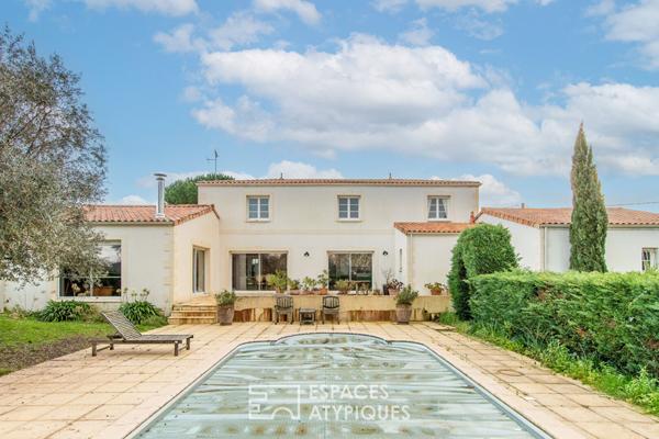 Élégante maison de style néo-provençal avec piscine