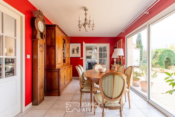 Élégante maison de style néo-provençal avec piscine