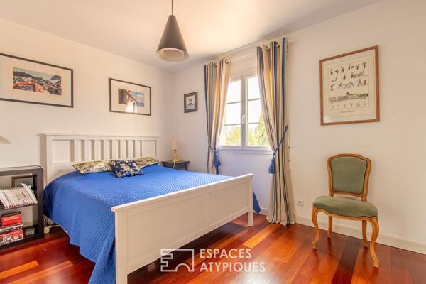 Élégante maison de style néo-provençal avec piscine