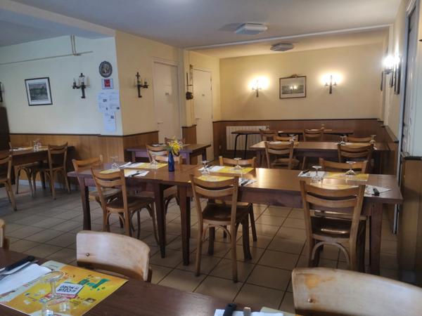 Dpt Orne (61), à vendre BELLOU EN HOULME FDC + Murs Bar restaurant Hôtel
