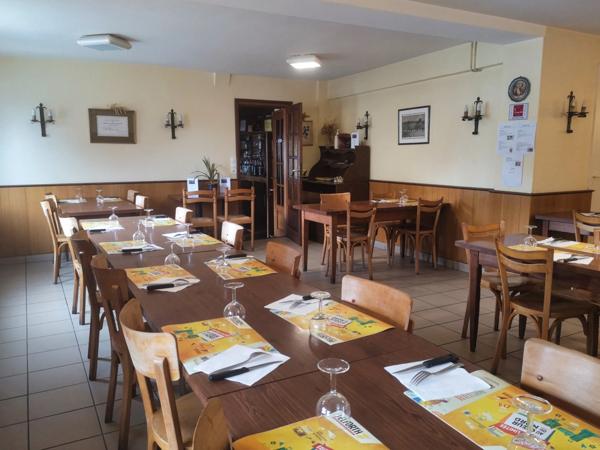 Dpt Orne (61), à vendre BELLOU EN HOULME FDC + Murs Bar restaurant Hôtel
