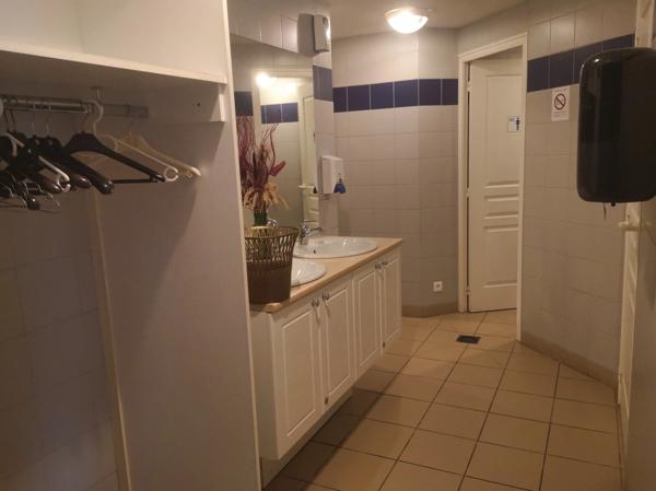 Dpt Orne (61), à vendre BELLOU EN HOULME FDC + Murs Bar restaurant Hôtel