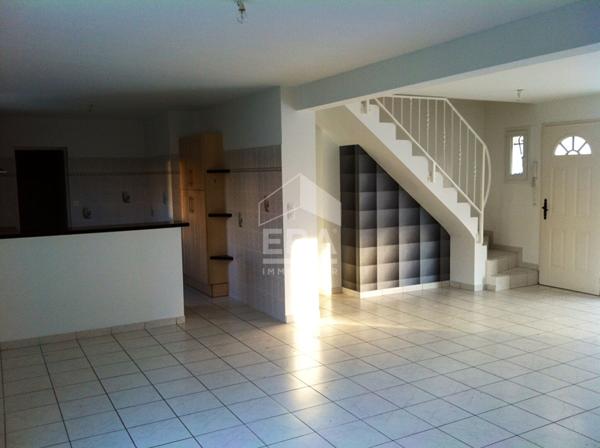 Maison à louer de 6 pièces située à LA CROIX ST OUEN