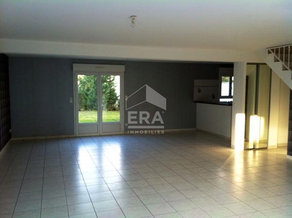 Maison à louer de 6 pièces située à LA CROIX ST OUEN