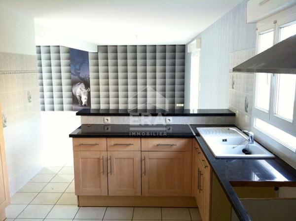 Maison à louer de 6 pièces située à LA CROIX ST OUEN