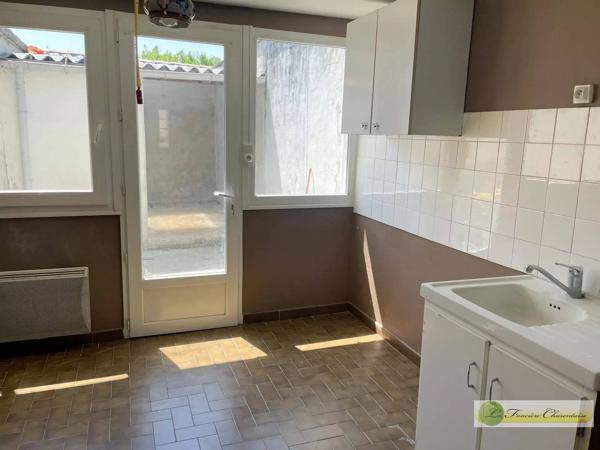 Vente immobilière : Maison à Aigre  4 pièces 80 m² 49 500 €- FONCIERE CHARENTAISE AIGRE.