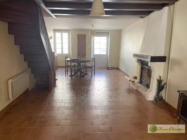 Vente immobilière : Maison à Aigre  4 pièces 80 m² 49 500 €- FONCIERE CHARENTAISE AIGRE.