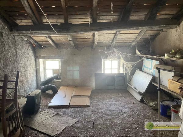 Vente immobilière : Maison à Aigre  4 pièces 80 m² 49 500 €- FONCIERE CHARENTAISE AIGRE.