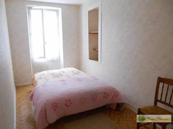 Vente immobilière : Maison à Aigre  4 pièces 80 m² 49 500 €- FONCIERE CHARENTAISE AIGRE.