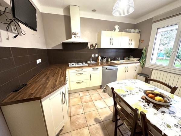 Maison traditionnelle 4 pièces de 103 m² à Bellegarde (30127)