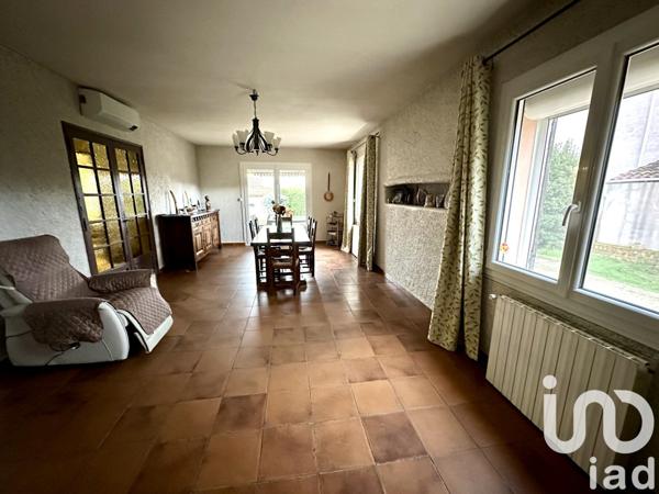 Maison traditionnelle 4 pièces de 103 m² à Bellegarde (30127)