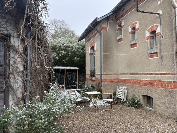 Saint-Priest-la-Marche – Charmante maison avec 3482 m² de terrain dans un hameau calme Saint-Priest-la-Marche (18370)