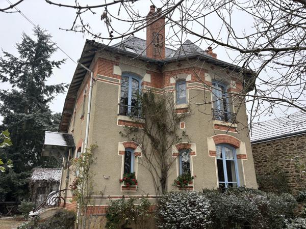 Saint-Priest-la-Marche – Charmante maison avec 3482 m² de terrain dans un hameau calme Saint-Priest-la-Marche (18370)