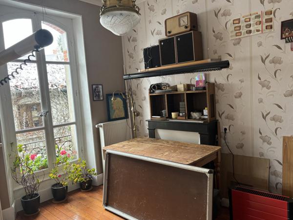 Saint-Priest-la-Marche – Charmante maison avec 3482 m² de terrain dans un hameau calme Saint-Priest-la-Marche (18370)