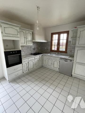 Pavillon sur sous-sol 5 chambres, bureau.