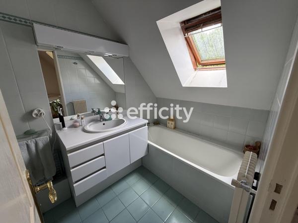 Maison
         7 pièces
        - 180 m² 778 000 € *