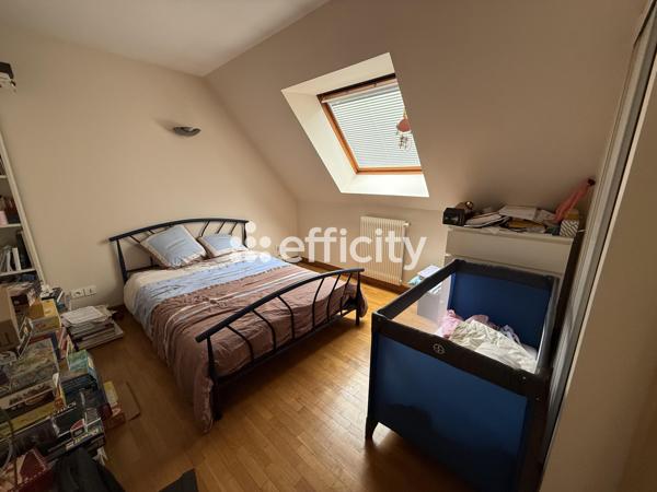 Maison
         7 pièces
        - 180 m² 778 000 € *
