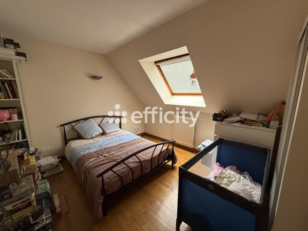 Maison
         7 pièces
        - 180 m² 778 000 € *