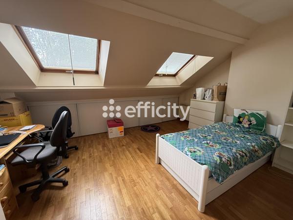 Maison
         7 pièces
        - 180 m² 778 000 € *