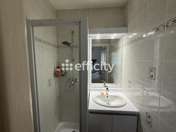 Maison
         7 pièces
        - 180 m² 778 000 € *