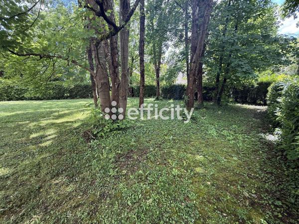 Maison
         7 pièces
        - 180 m² 778 000 € *