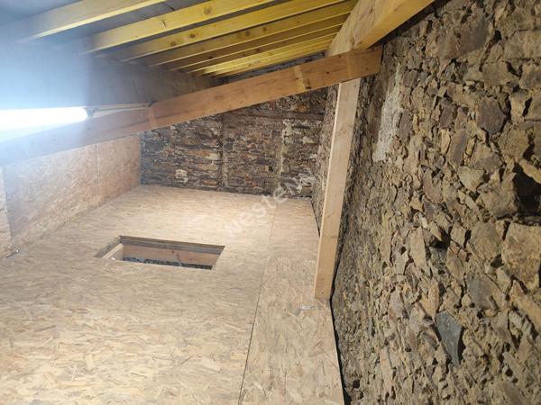 Double garage  - Local de stockage  38m² avec mezzanine 18m2