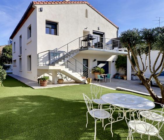 Montpellier (34000) Maison familiale avec 2 espaces de vie – jardin, stationnements, fort potentiel