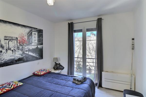 Montpellier (34000) Maison familiale avec 2 espaces de vie – jardin, stationnements, fort potentiel