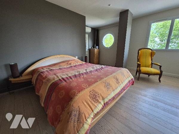 MERVILLE (31330) Villa T8 de 215m² avec piscine et terrain de 1550m².