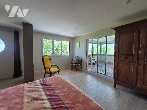 MERVILLE (31330) Villa T8 de 215m² avec piscine et terrain de 1550m².