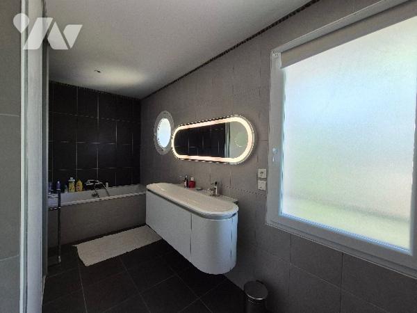 MERVILLE (31330) Villa T8 de 215m² avec piscine et terrain de 1550m².