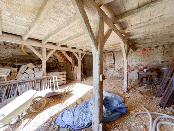 Maison d'Exception à Vendre à Terranjou - Charme et Espace