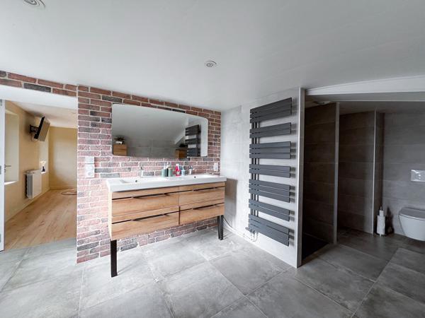 Maison d'Exception à Vendre à Terranjou - Charme et Espace
