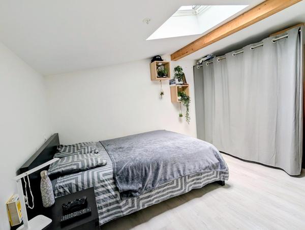 Maison de ville rénovée avec jardin intime au coeur de Saint-Savin