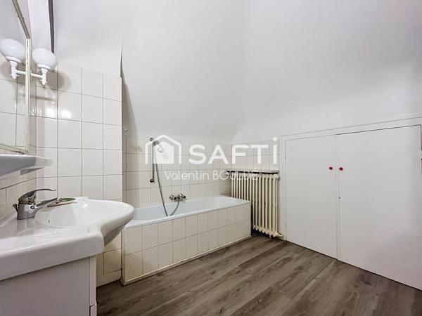 Maison avec beaux espaces - Carbon Blanc