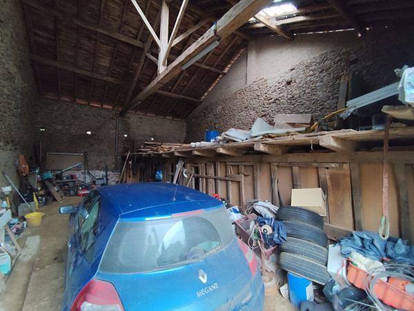 Maison de campagne avec dépendances