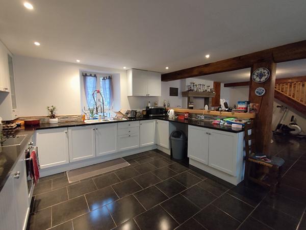 Maison de campagne avec dépendances