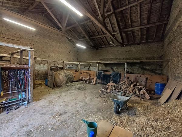 Maison de campagne avec dépendances