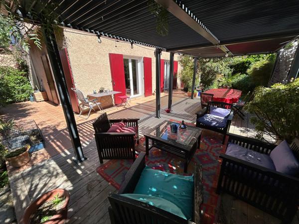 Six Fours les plages, Maison individuelle T6 de 148 m2 , au calme et proche de toutes les commodités, jardin clos arboré 600 m2