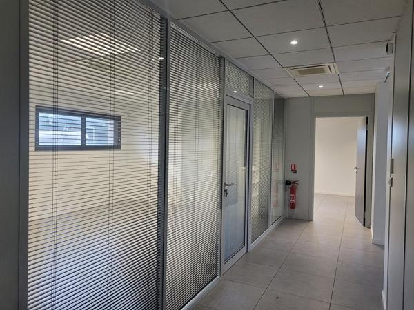 A VENDRE - bureaux Remouillé 207 m²