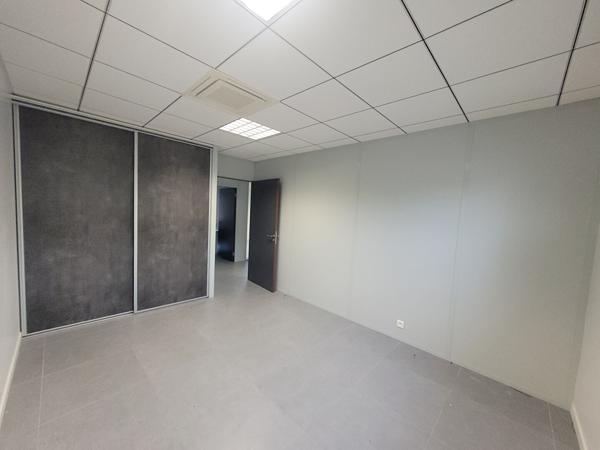 A VENDRE - bureaux Remouillé 207 m²