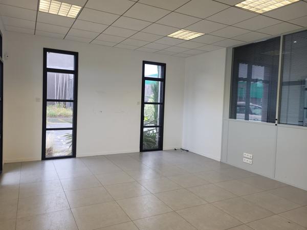 A VENDRE - bureaux Remouillé 207 m²