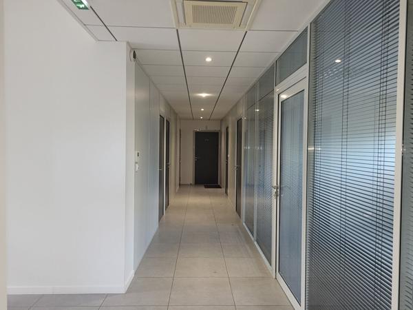 A VENDRE - bureaux Remouillé 207 m²