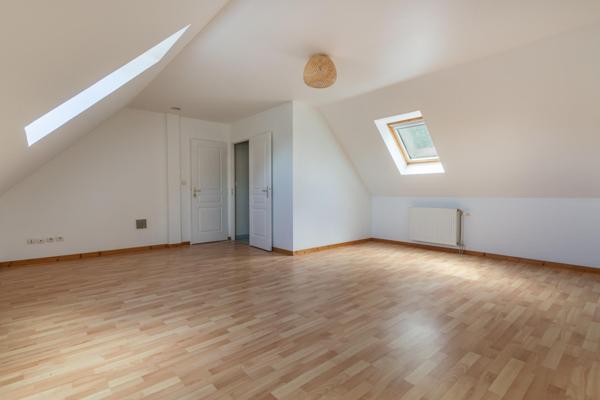 Maison familiale 6 chambres – Allonnes (72700) – Quartier des Hautes Métairies