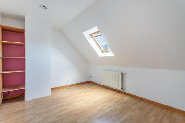 Maison familiale 6 chambres – Allonnes (72700) – Quartier des Hautes Métairies