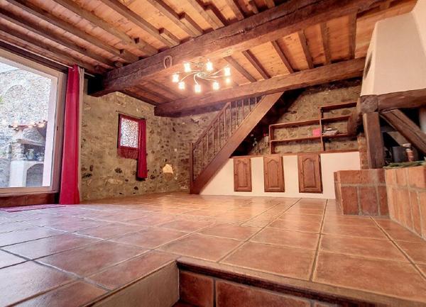 Maison à vendre    6 pièces •  Latour-de-France