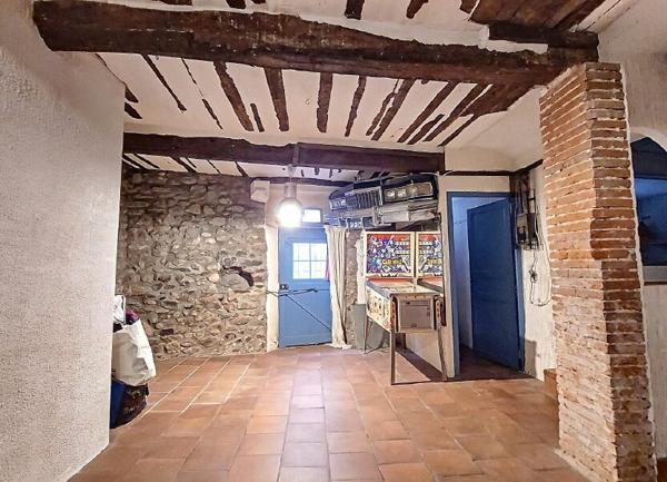 Maison à vendre    6 pièces •  Latour-de-France