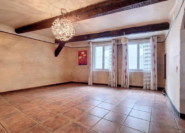 Maison à vendre    6 pièces •  Latour-de-France