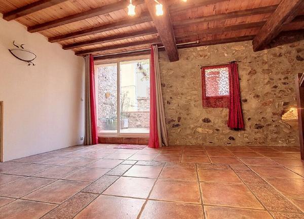 Maison à vendre    6 pièces •  Latour-de-France